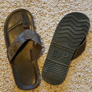Men's Gap flip flops
